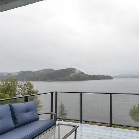 The Oceanfront Inn On Stephens Bay Coal Harbour Exteriör bild